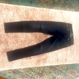 Never been wore. 7 of All Mankind Black Jeans size 25!